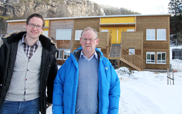 Grong statser på nye boliger. Rådgiver Sigve Hallager og ordfører Skjalg Åkerøy (Foto: Privat)